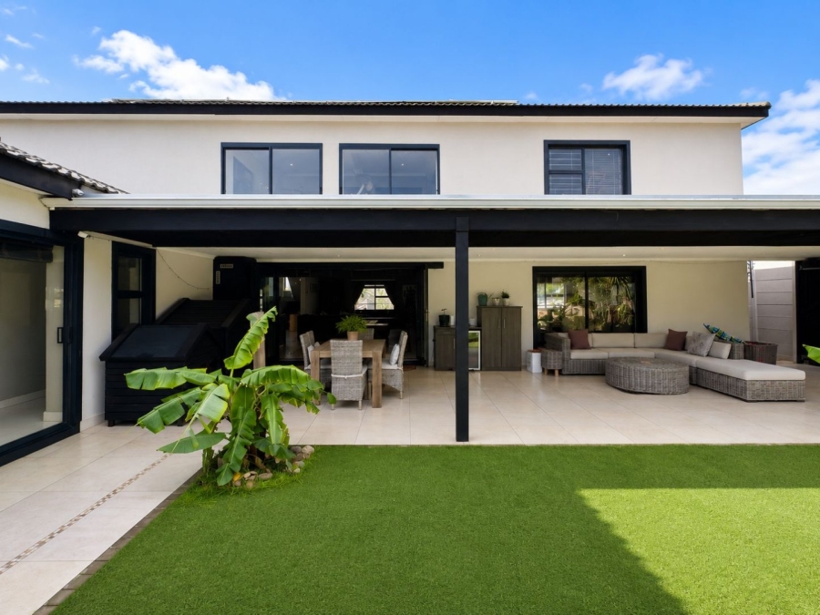 4 Bedroom Property for Sale in Flamingo Vlei Western Cape